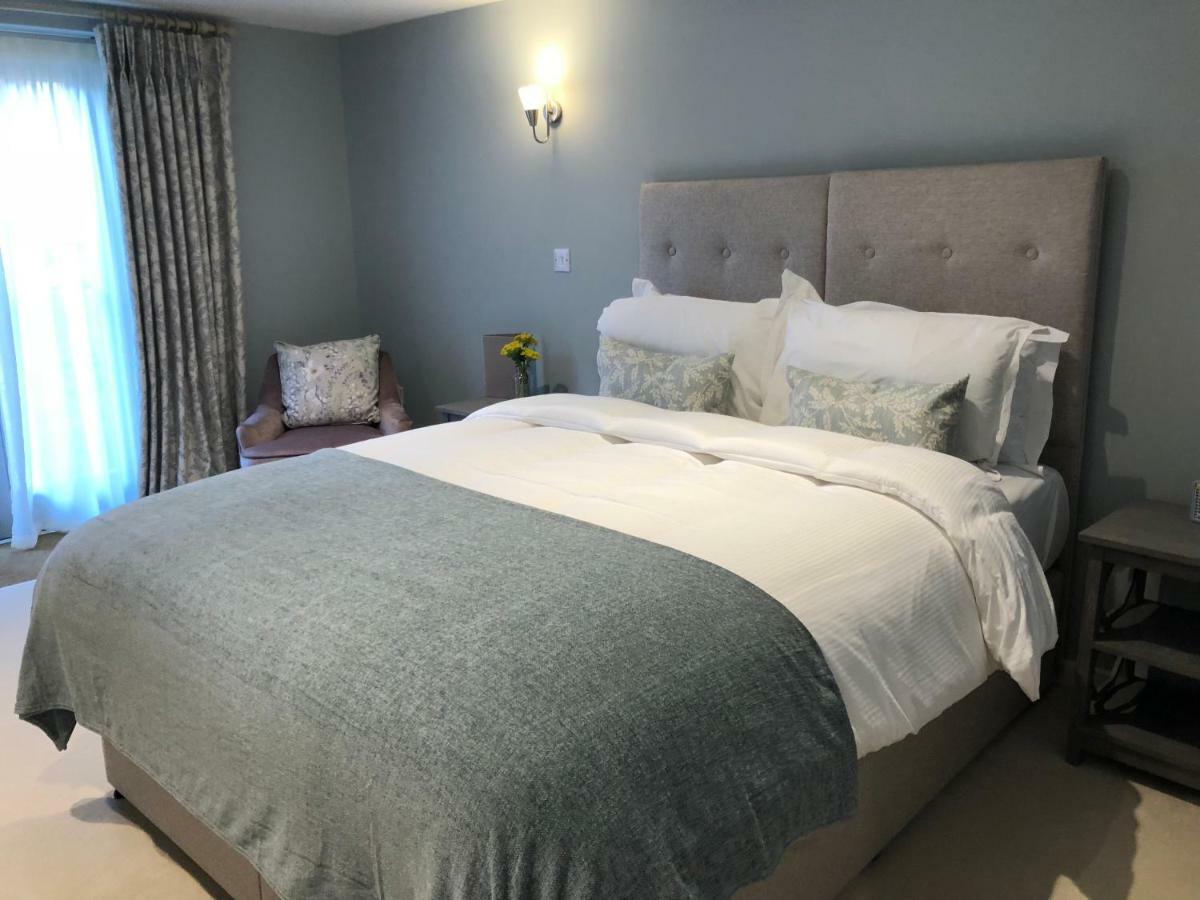 The Kings Head Hotell Whiteparish Exteriör bild