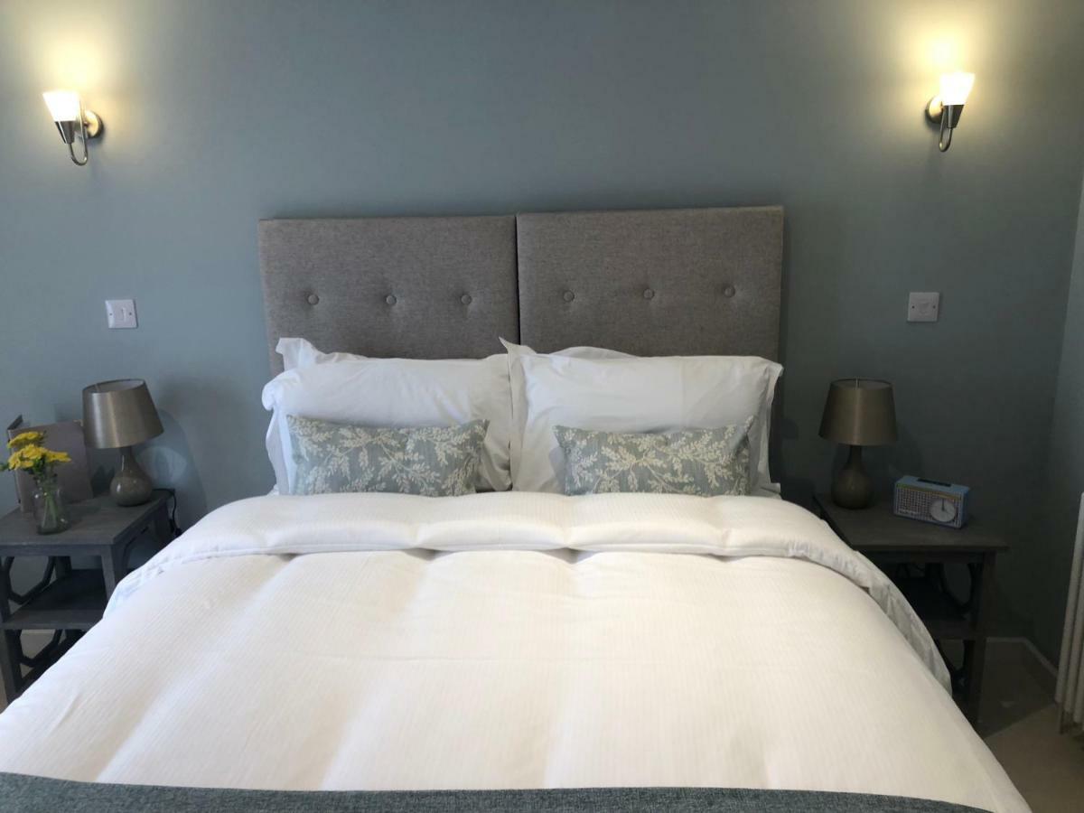 The Kings Head Hotell Whiteparish Exteriör bild